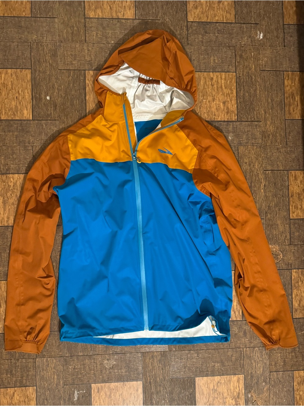 Brooks High Point Waterproof Jacket Nike Jordan AF1 New Balance 990 Adidas Samba